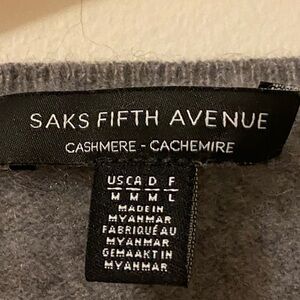 Saks 5th ave Soft Cashmere Sweater Gray